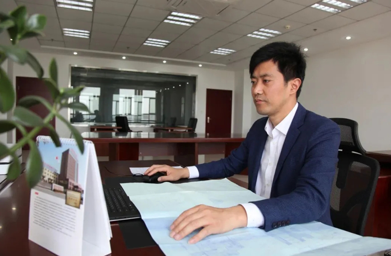 海安名匠丨江蘇鵬飛集團(tuán)股份有限公司設(shè)計(jì)中心主任，高級(jí)工程師、高級(jí)技師李曉平